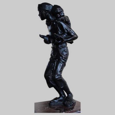 Savaş, 48x20x20, Polyester Döküm, 2002